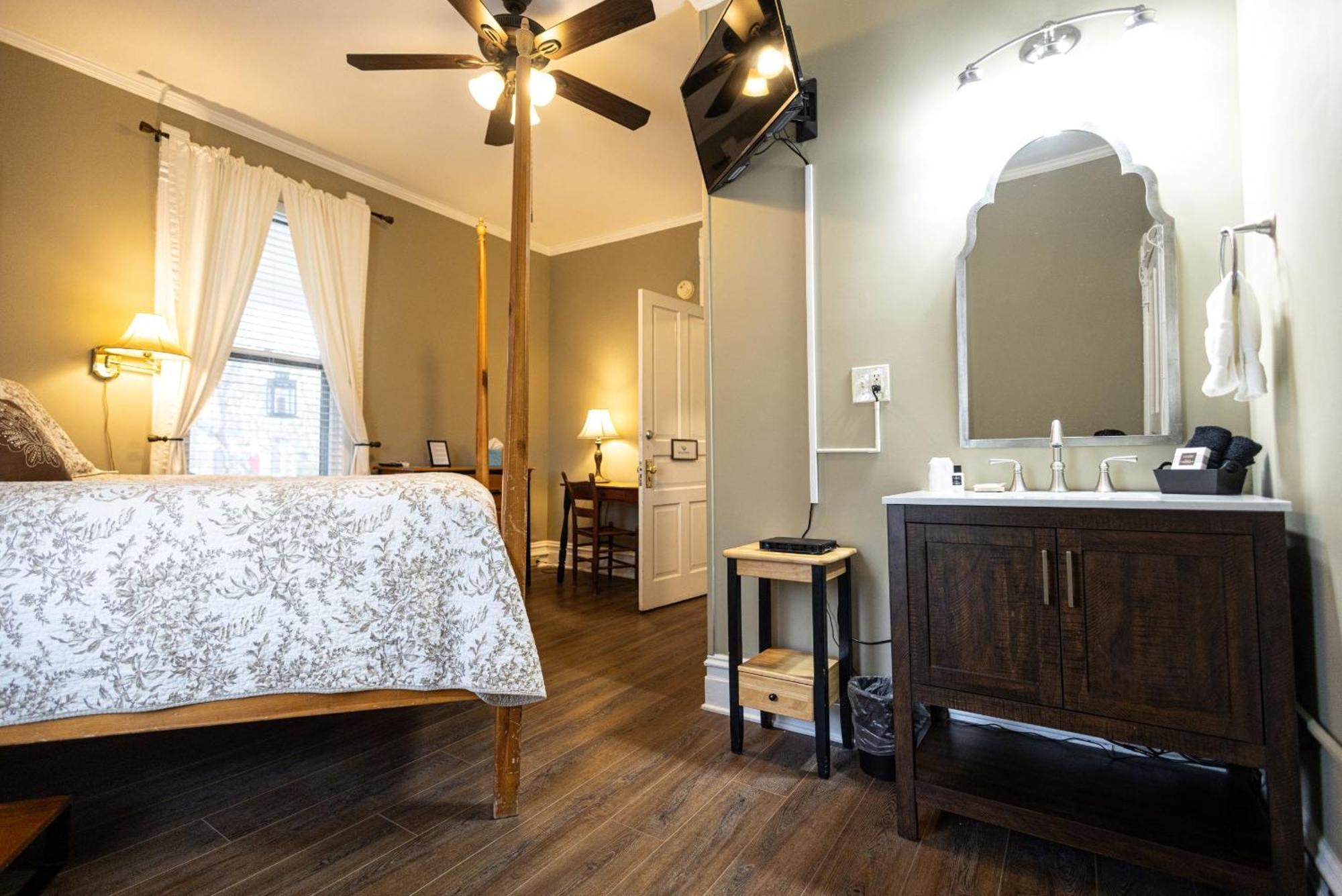 1898 Waverly Inn Hendersonville Dış mekan fotoğraf