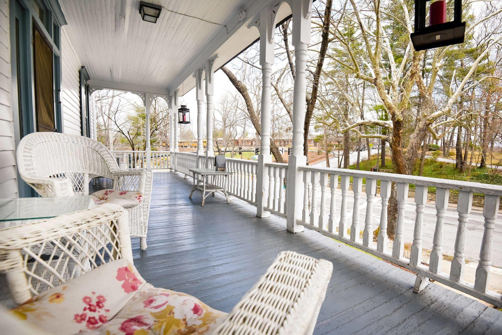 1898 Waverly Inn Hendersonville Dış mekan fotoğraf